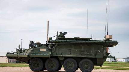 В США не могут решить, какой КАЗ выбрать для БТР «Страйкер»
