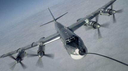 Экипаж Ту-95 поздравил пилотов ВВС США с Днем независимости