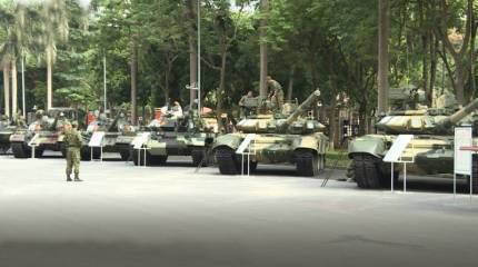 «Т-90 стали звёздами партийного съезда»: современные танки Вьетнама на одном снимке