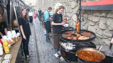 Российский блогер призвал отведать во Львове "жареное мясо москаля"