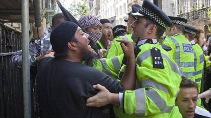 Британские власти заявили, что будут преследовать по закону не всех боевиков ИГ (подданных короны), вернувшихся в страну с Ближнего Востока