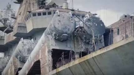 Зеленскому в Николаеве показали ржавую "Украину" с корабельной С-300Ф "Форт"