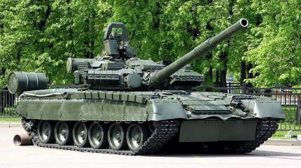 О том, почему танкам Т-80БВ динамическую защиту на борта не завезли