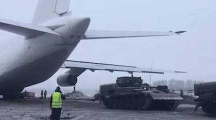 В Сети появилось видео эвакуации аварийно севшего в Новосибирске Ан-124 «Руслан»