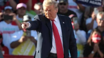 Экс-президент США Дональд Трамп призвал Верховной суд предоставить ему «абсолютный иммунитет»