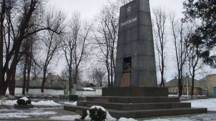 На Украине неизвестные вскрыли склеп легендарного Котовского