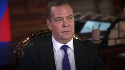 Медведев предположил, что у президента США «раздвоение личности»