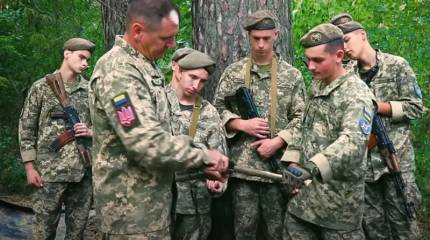 Лидер украинского националистического формирования предлагает снизить призывной возраст до 14 лет