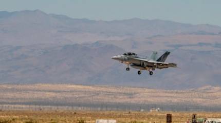 В Калифорнии разбился палубный истребитель F/A-18F Super Hornet ВМС США