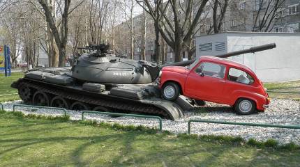 Фича давит танк