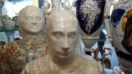 Россия — страна несерьёзная, а потому в ней нет демократии