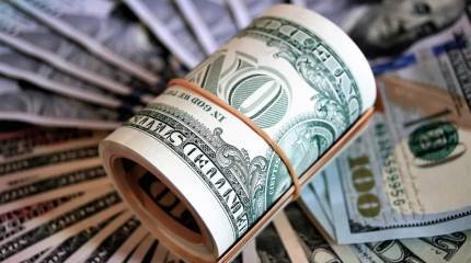 BlackRock CEO Concerned About Trillions of Dollars in Cash Sitting Idle Amid Global Economic Uncertainty