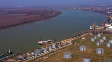 МИД Румынии сообщил о повреждении одного румынского судна при ударах ВС РФ по украинскому порту Рени