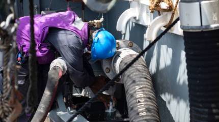 В ВМС США признали, что крейсер Vella Gulf пришлось вывести из состава АУГ в связи с коррозией топливного бака