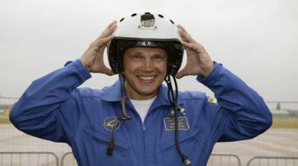 Летчик-испытатель компании "Сухой" Герой России Сергей Богдан отмечает 50-летний юбилей