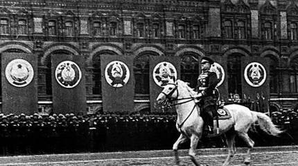 «У русских был Т-34, у русских был Жуков, русский солдат -  дитя природы, он ест мох и спит стоя»