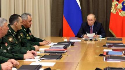 На военном полигоне в Приморье проходит закрытое совещание Владимира Путина с военным руководством страны