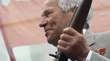 Автомат Калашникова: российский производитель в поисках пути к восстановлению ("Asahi Shimbun", Япония)