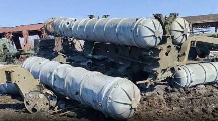 Показано уничтожение пусковой установки ЗРК С-300 российской пехотой на одном из начальных этапов спецоперации