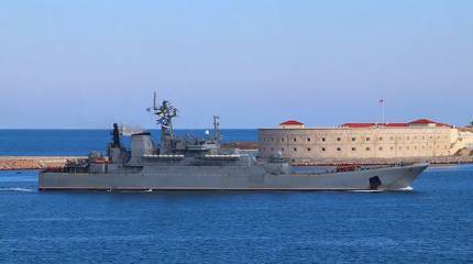 Источник назвал сроки ремонта повреждённого в ходе ракетной атаки ВСУ на Севастополь БДК «Минск»