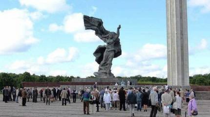 Власти Риги готовы взорвать памятник советским воинам-освободителям
