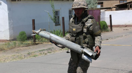 Офицер ВС Казахстана погиб при разминировании военных складов под Арысью