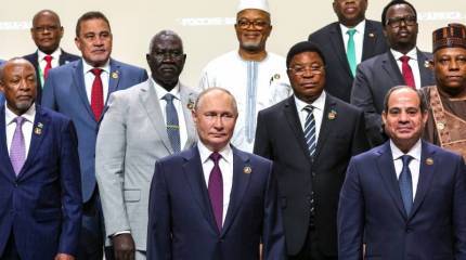 Президент России и лидеры африканских стран в совместном заявлении потребовали устранить препятствия для экспорта зерна и удобрений из РФ