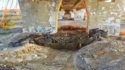 Опубликованы кадры уничтожения двух лодок десанта противника, замаскированных под Антоновским мостом