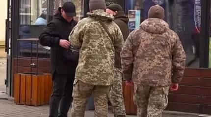 Деньги от ЕС надо отрабатывать: на Украине отменяют бронь от мобилизации в ВСУ