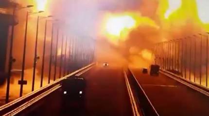 Взрыв на Керченском мосту попал на камеры видеонаблюдения