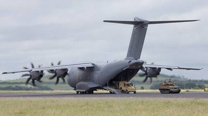 «Машина для уничтожения денег»: в немецкой прессе раскритиковали военно-транспортный самолёт А400М