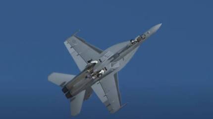 Истребитель F-18 Super Hornet ВМС США упал в Калифорнии