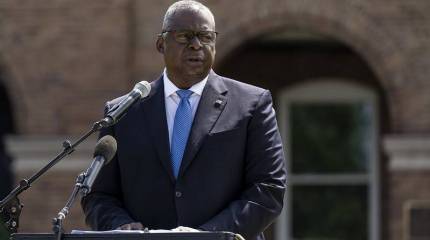 Глава Пентагона одобрительно отозвался о решении властей США отправить Украине кассетные боеприпасы