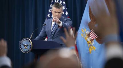 WSJ: нарастает борьба за влияние между главой Пентагона и министром армии США