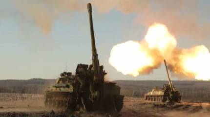 Разбегающиеся в нижнем белье после удара артиллерии боевики ВСУ попали в кадр