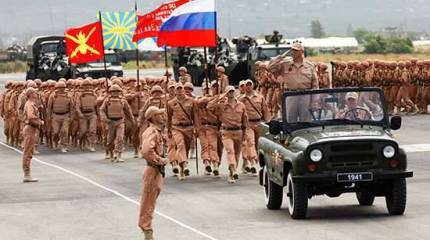 На авиабазе "Хмеймим" прошёл парад в честь 71-й годовщины Великой Победы