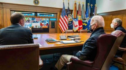 Вслед за дипломатами США начинают массово эвакуировать из Киева американских служащих