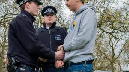 ИГ советует британским добровольцам оставаться в своей стране и совершать теракты там