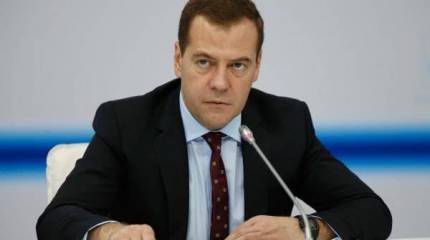 Дмитрий Медведев заявил, что реакция на возможное отключение России от SWIFT будет "без ограничений"