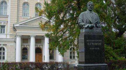 Первый среди равных!