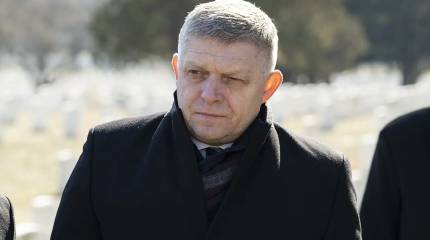 Фицо: из-за БПЛА в Польше ЕС следует сократить военную помощь Украине