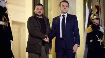 «Украина не капитулирует»: Макрон заявил о готовности Франции противостоять России