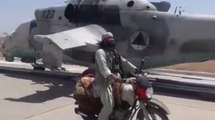 «Оружие, бронетехника и вертолёты»: Талибы захватили вооружение армейского корпуса ВС Афганистана в Кундузе