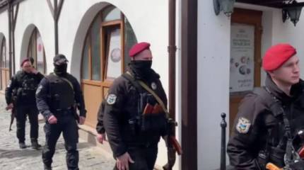 Украинские силовики заперли верующих в одном из корпусов Киево-Печерской лавры