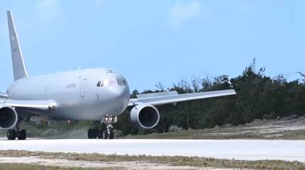 Второй за два часа авиатанкер ВВС США подал аварийный сигнал 7700