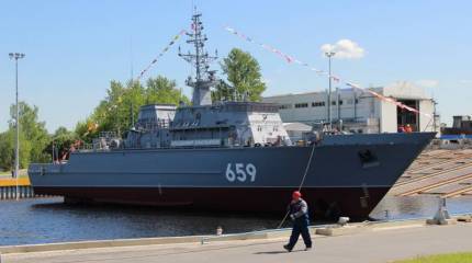 Тральщик "Владимир Емельянов" проекта 12700 приступил к швартовным испытаниям