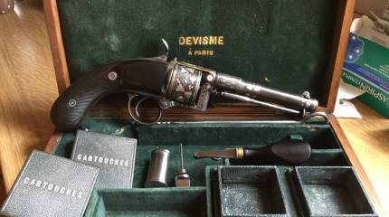 Галерея револьверов… французских!
