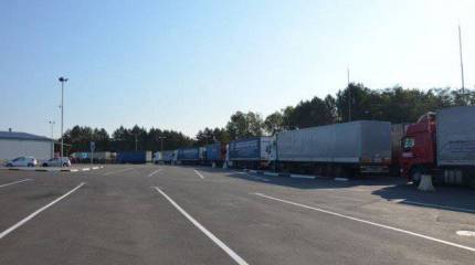 На Украине фуры немецкого гуманитарного конвоя попали в серьёзное ДТП