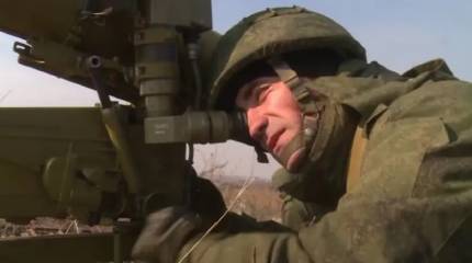 Показаны кадры уничтожения расчетами ПТРК спецназа ВС РФ автотранспорта с украинскими военными под Артемовском