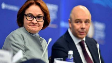 Не пора ли спросить в Минфине и Центробанке – почему рубль снова не в курсе